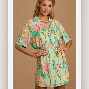 NWT Lulus button up dress size large floral print super cute